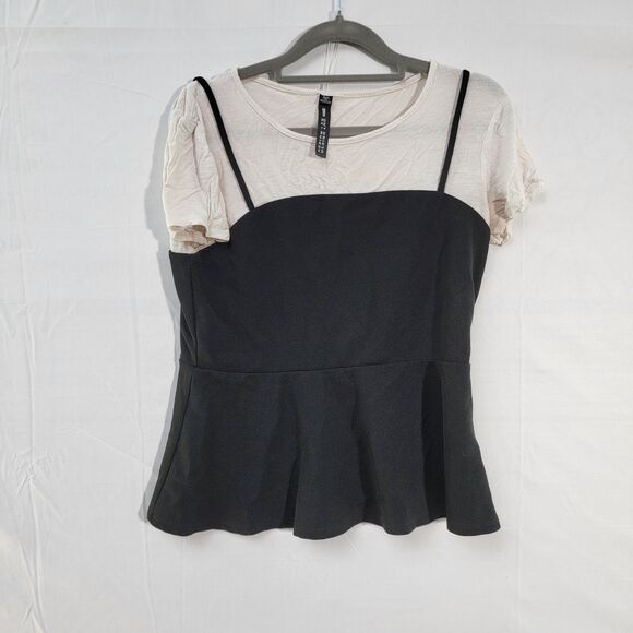Design Lab White Crop Short Sleeve Top W/ Black Panelled Strappy Size Medium - Picture 2 of 9